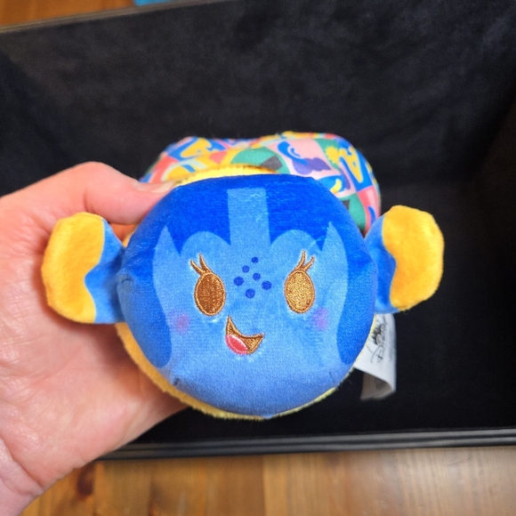 Disney Munchlings Pixar Boardwalk Bites Dory - Picture 3 of 4